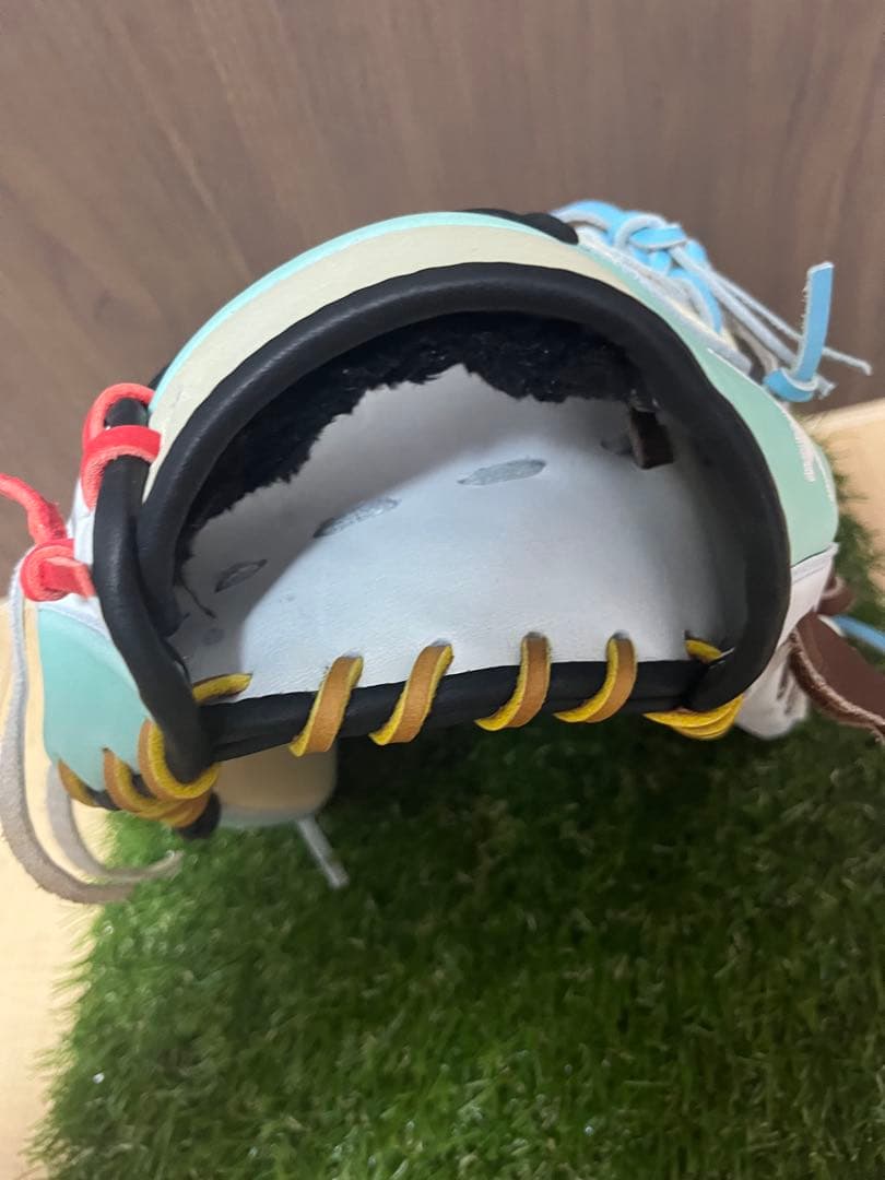 うーやん！新品未使用！【DLスポーツ　限定レイボーシリーズグラブ】