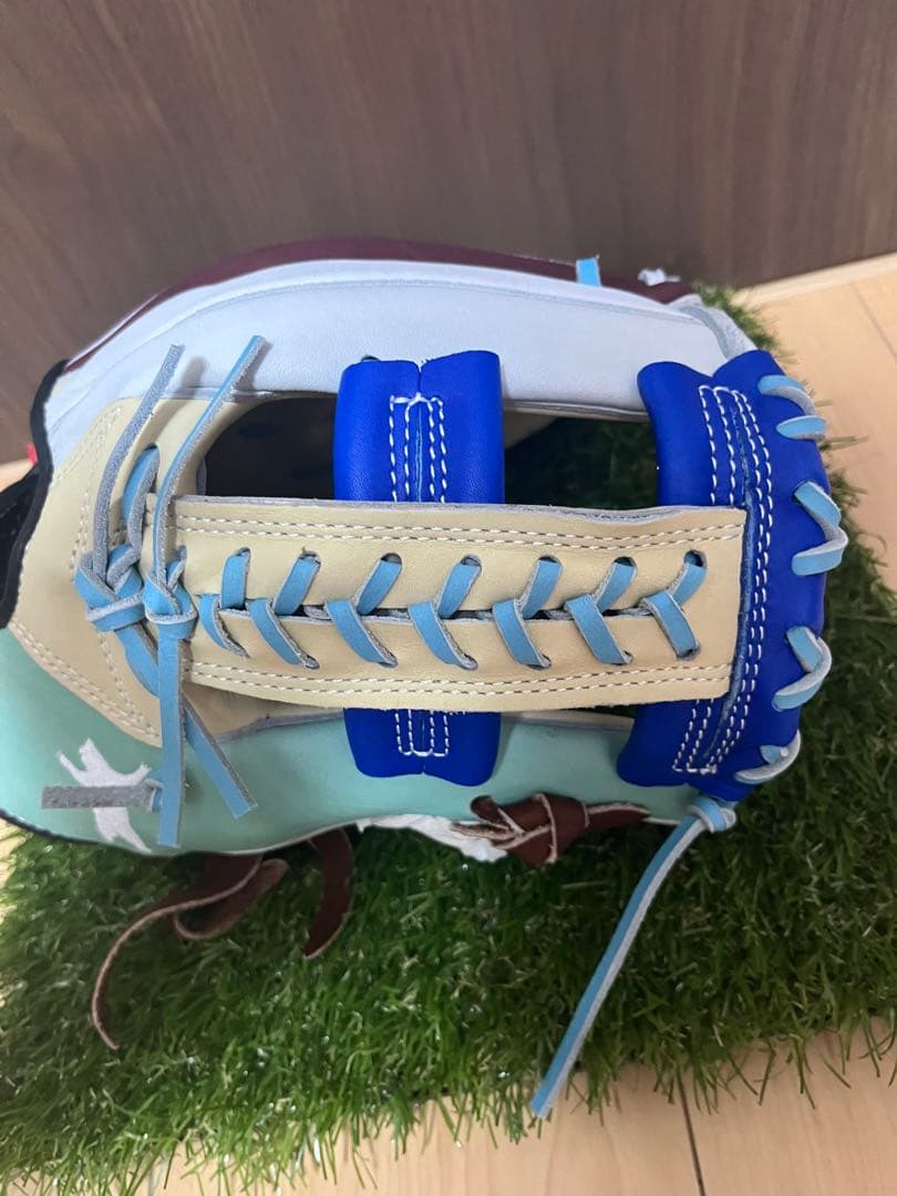 うーやん！新品未使用！【DLスポーツ　限定レイボーシリーズグラブ】