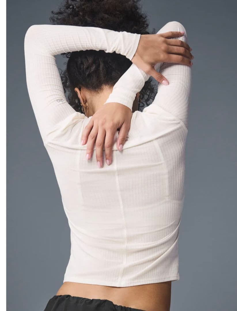 alo　リブ長袖トップス（ベージュ）xxs