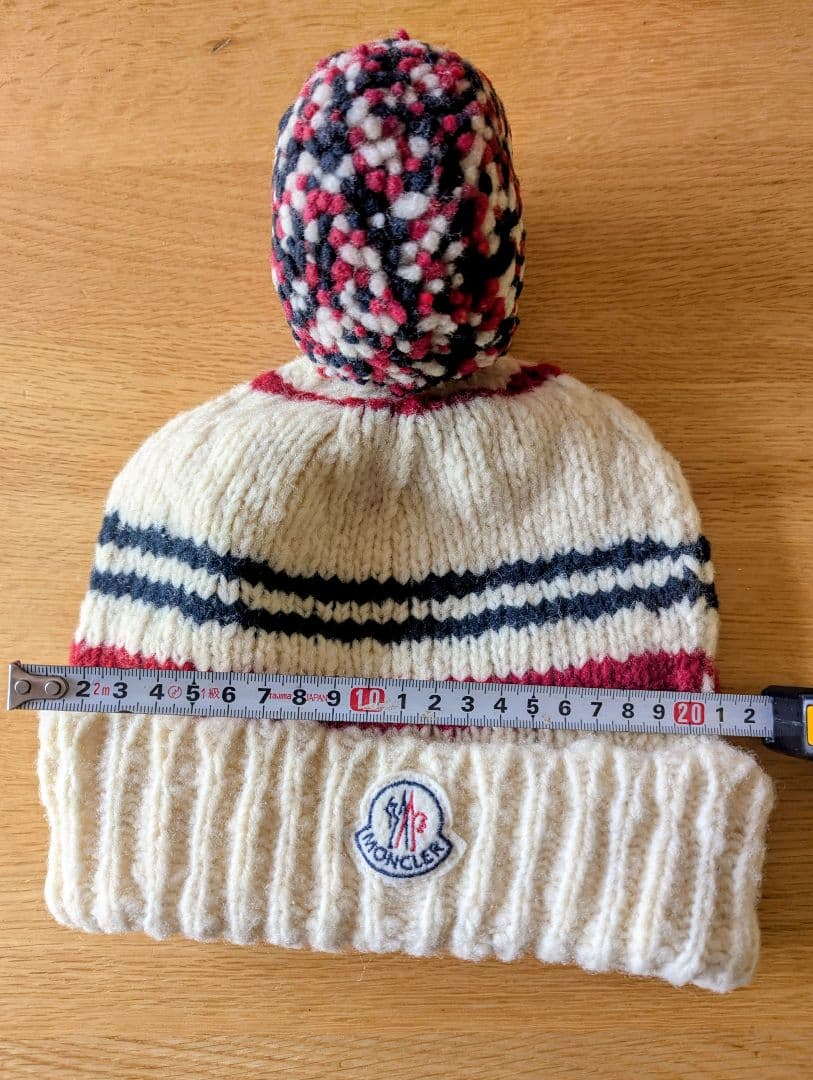 モンクレール　MONCLER ポンポン付き　ニット帽