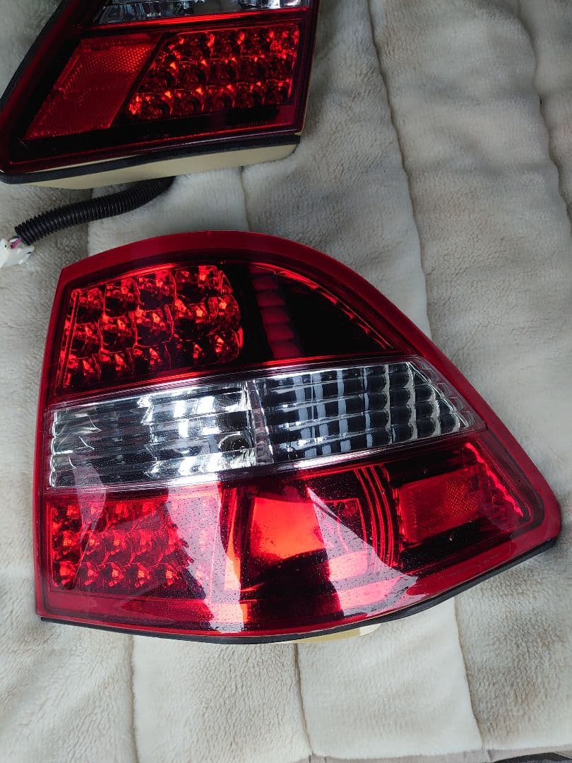 トヨタセルシオ　テールランプ　現状渡し