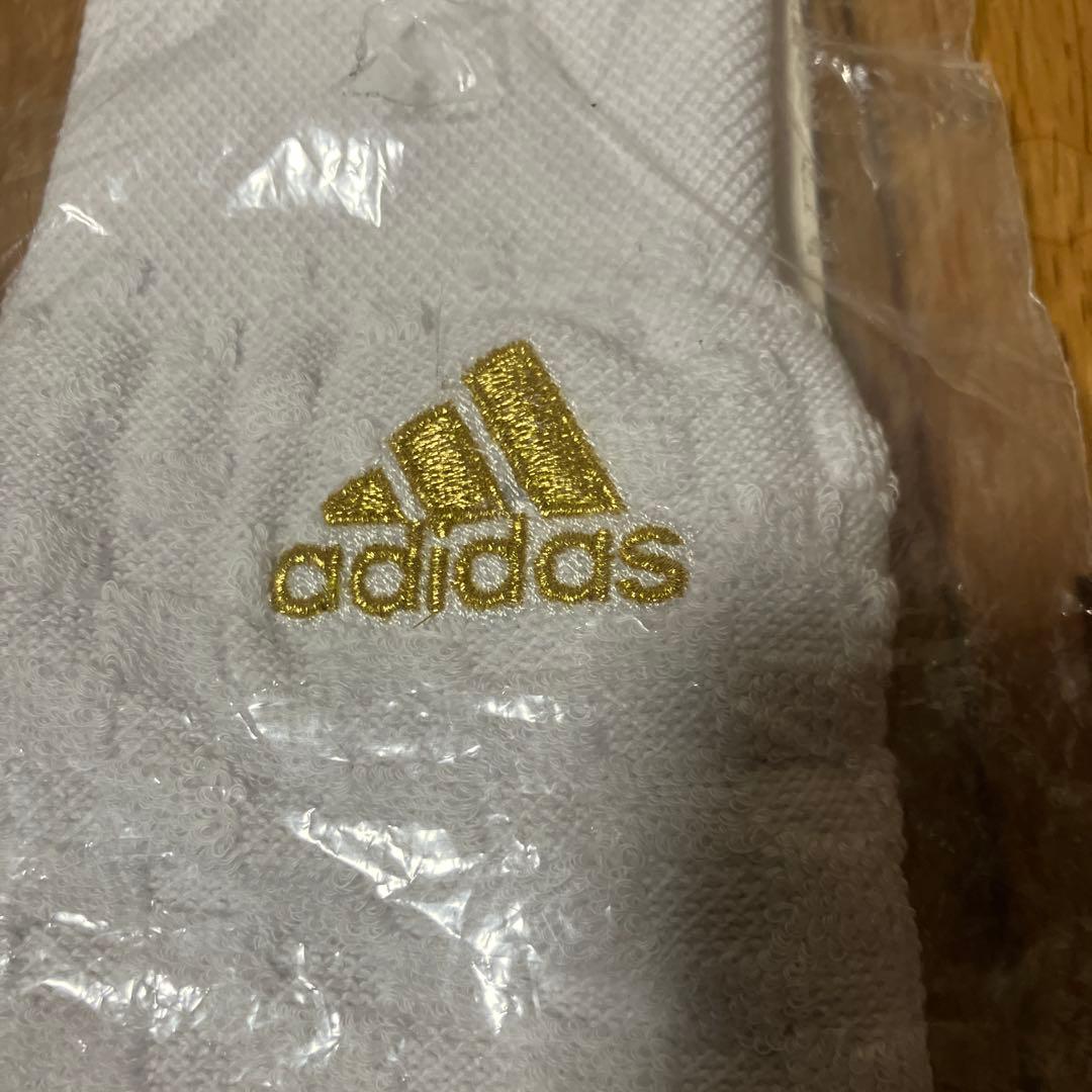 アディダス　adidas リストバンド