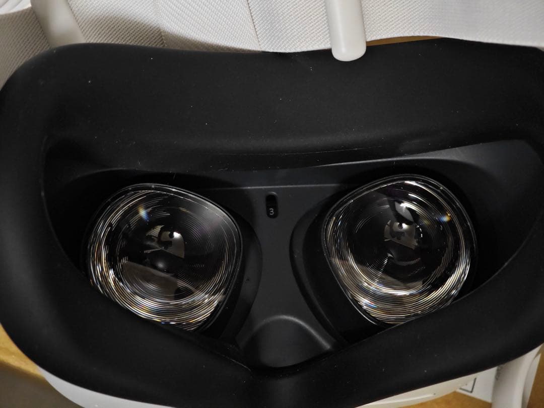  Quest2 256GB + Anker充電ドック + ケース