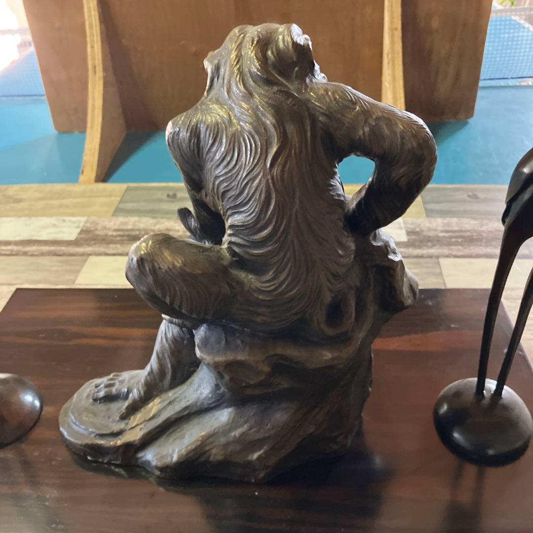 金属製猿のアンティーク、鶴（つがい）の置物まとめ売り　台座付き