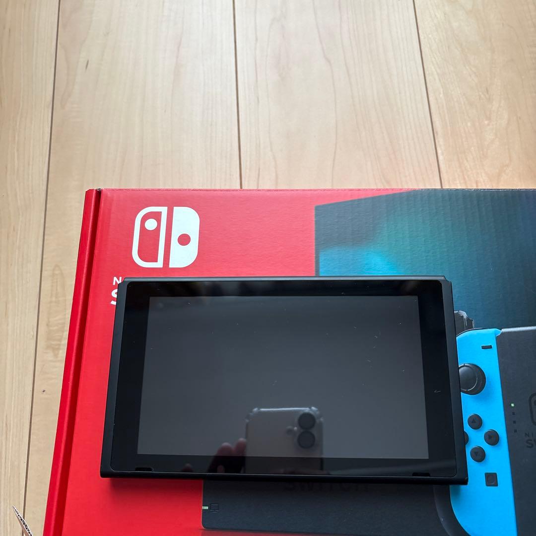 美品　Nintendo Switch ネオンブルー/ネオンレッド 本体