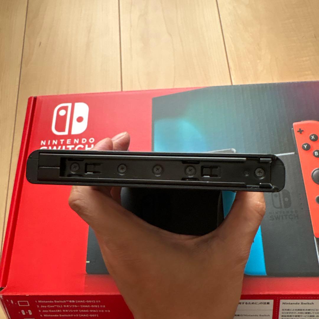 美品　Nintendo Switch ネオンブルー/ネオンレッド 本体