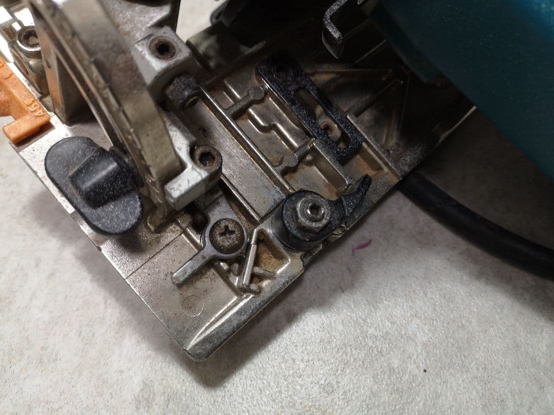 makita 5817CBA 電子造作用精密マルノコ 190mm 難あり