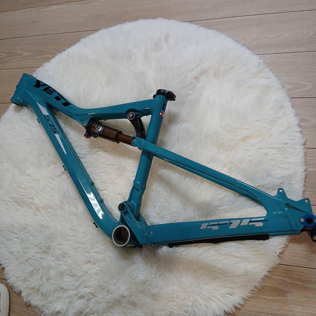 YETI イエティ 575 エンデューロモデル フレームサイズS ターコイズ