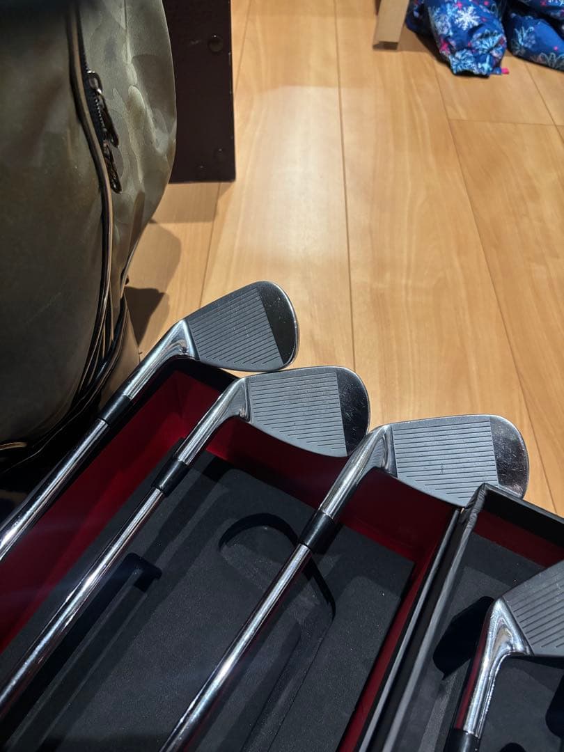 テーラーメイド　P7TWアイアン　タイガーウッズ