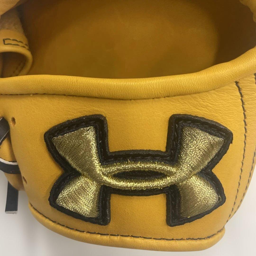 レア Under Armour TWIL イエローグローブ 内野手 袋付き