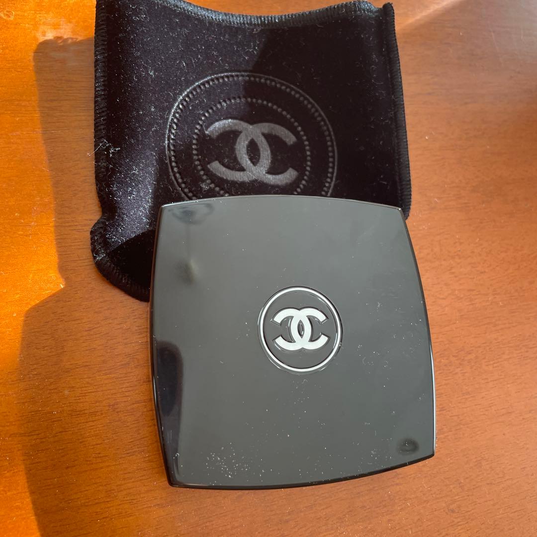 CHANEL レ　キャトル　オンブル　ブトン239 アイシャドウパレット