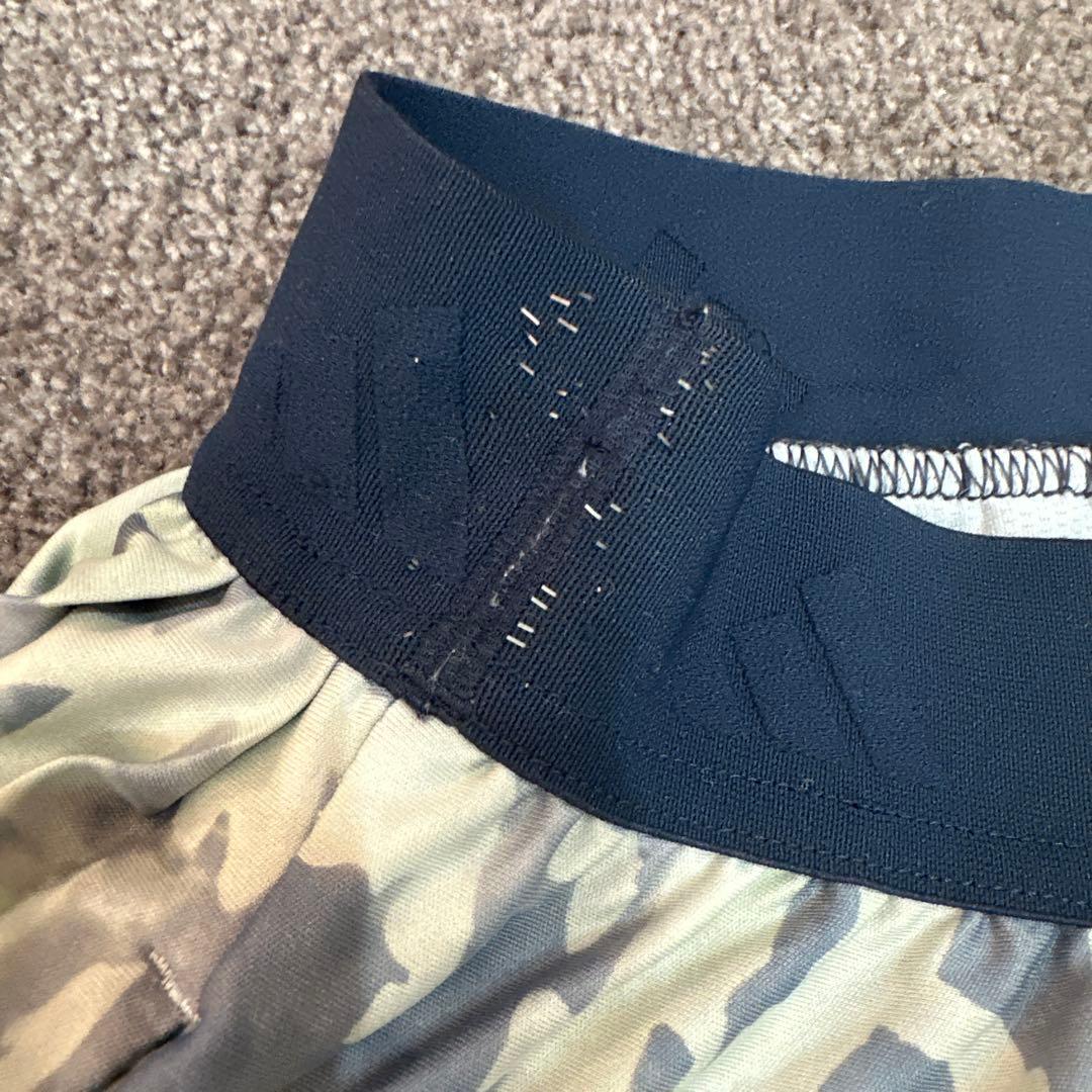 adidas ゴルフウエア　トップスandスカート迷彩柄