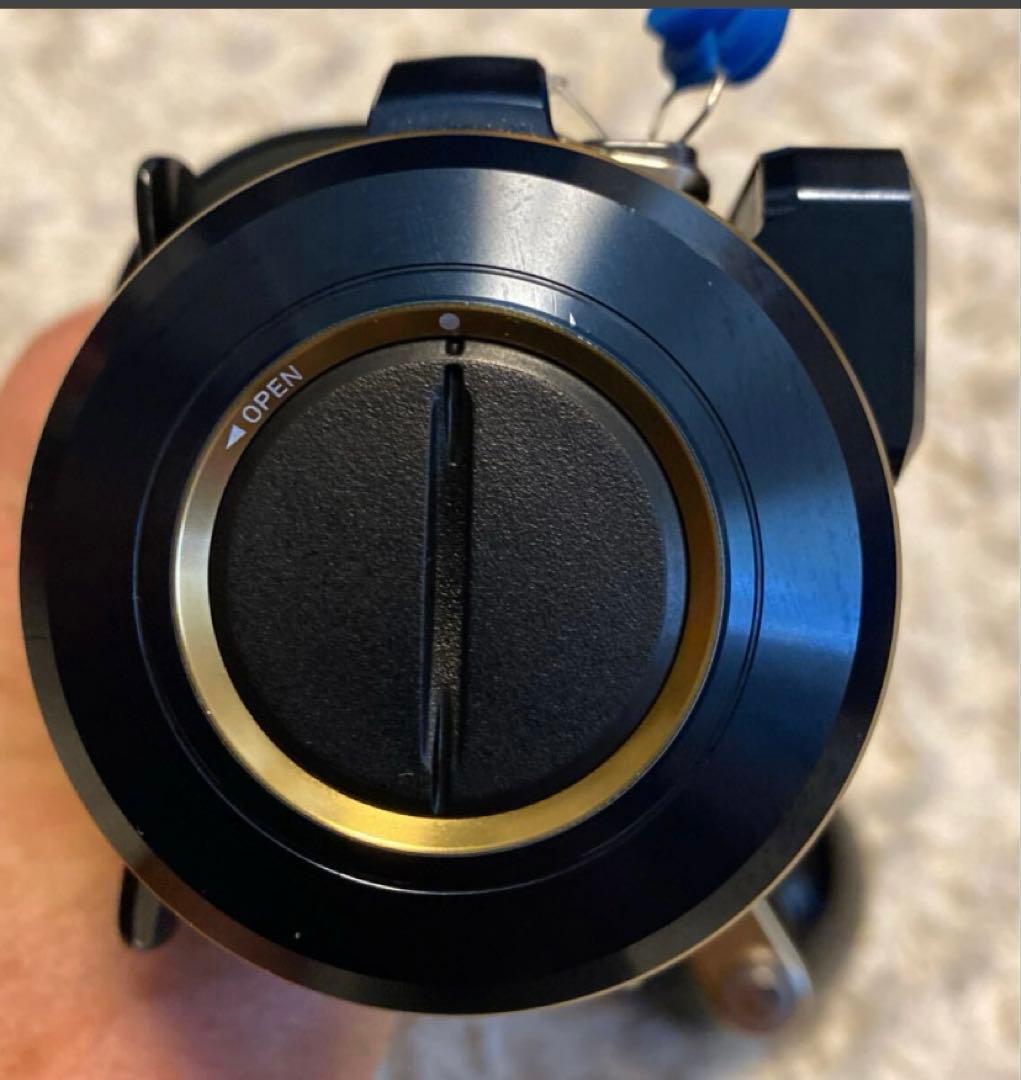 美品　ダイワ 21SALTIGA IC ソルティガIC300 右ハンドル