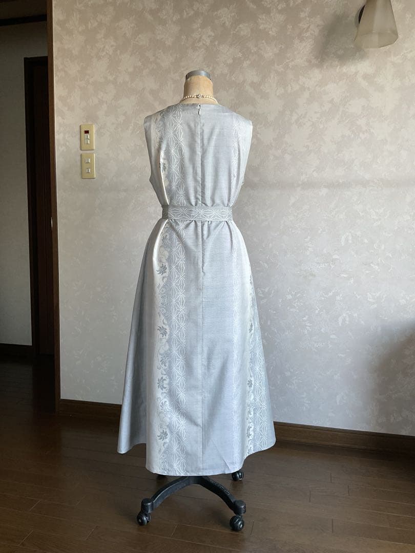 着物リメイクワンピース　　白大島からドレス