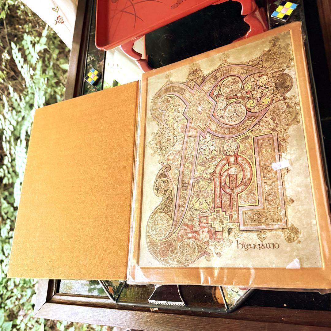 2182様感謝‼️至宝‼️世界で最も美しい本『ケルズの書』テムズ＆ハドソン社　洋書