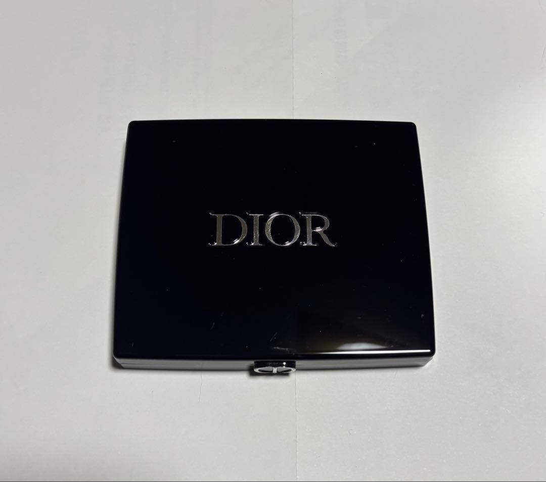 Diorサンククルール823 Rosa Mutabilisピンク系 アイシャドウ