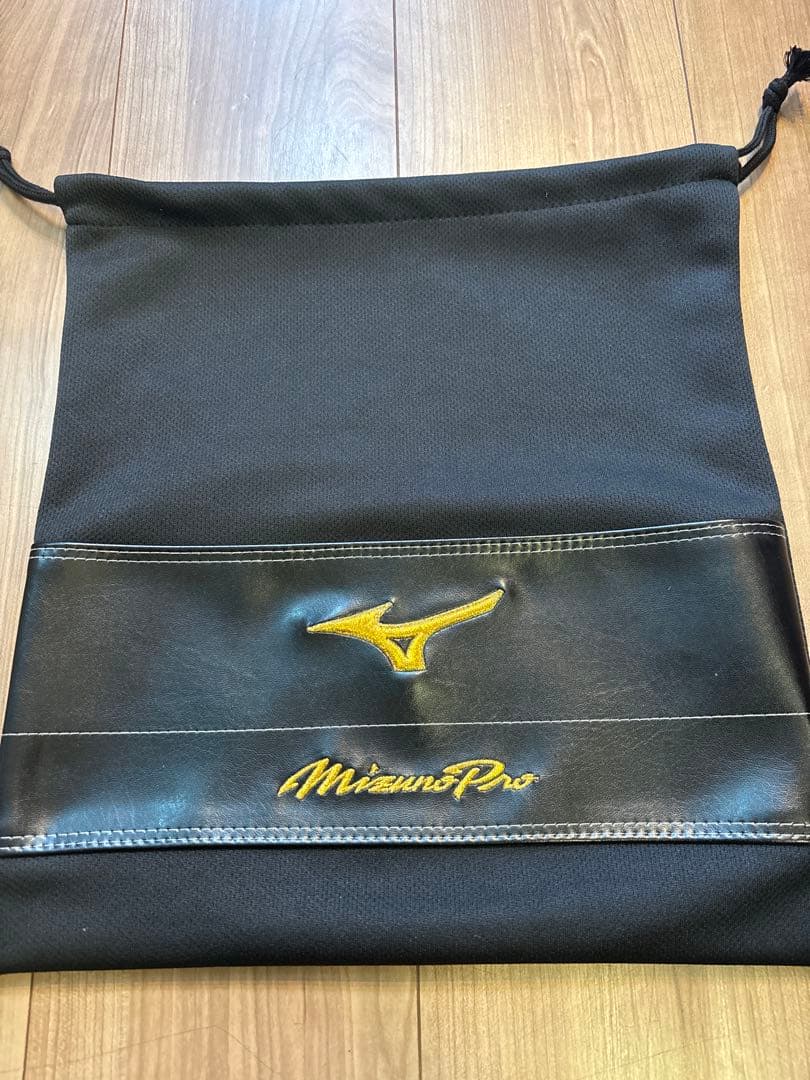 読売ジャイアンツ 坂本勇人選手実使用モデル 直筆サイン入りグローブ