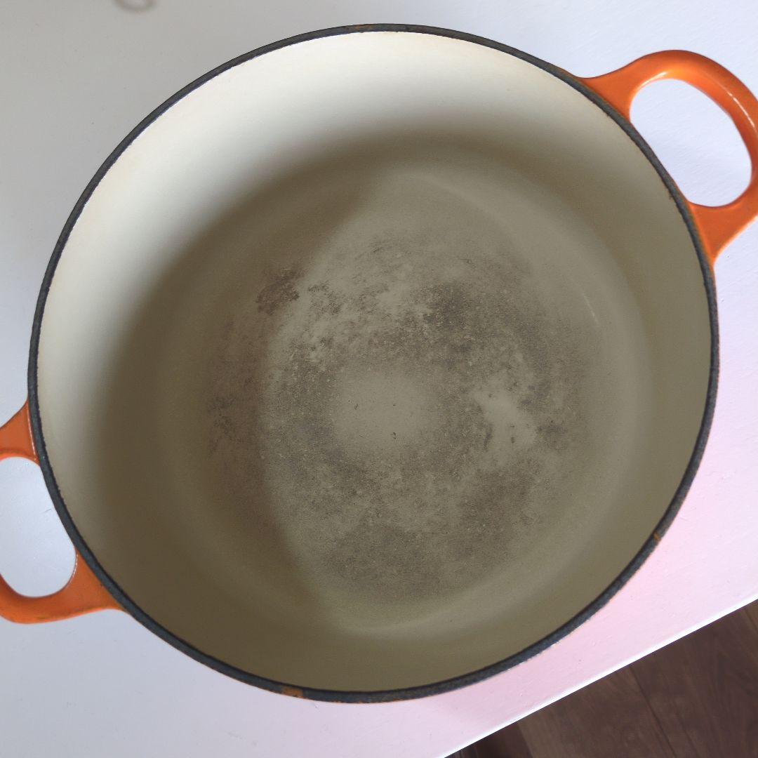 【フランス製】ルクルーゼ　両手鍋　ホーロー　22センチ　無水調理ok