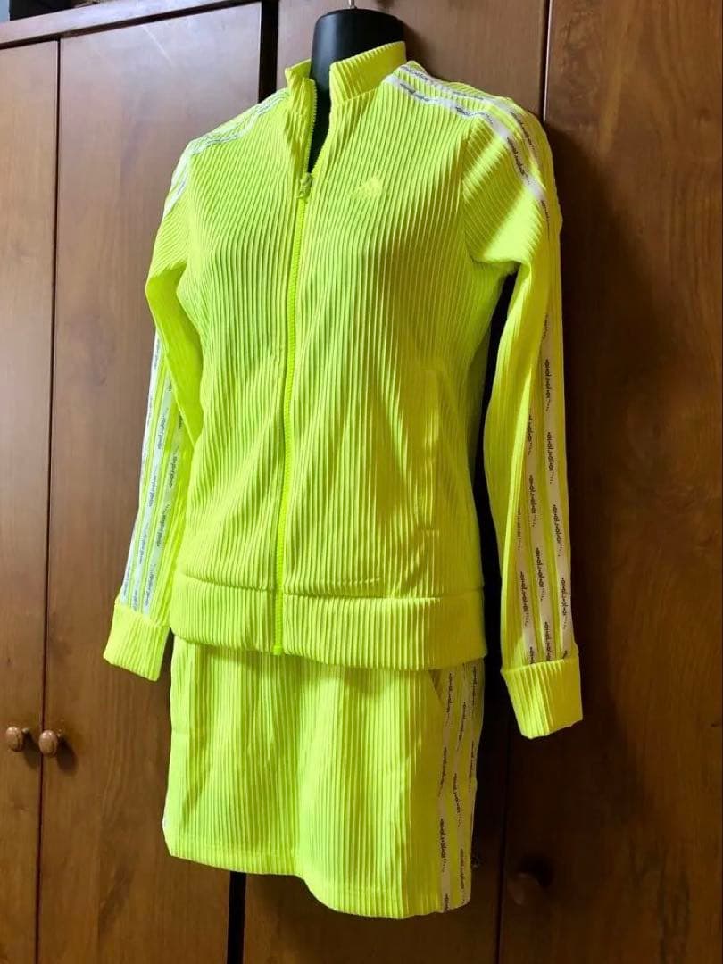 未使用☆タグ有☆adidas 3ストライプ ジャケット／スカート セットアップ