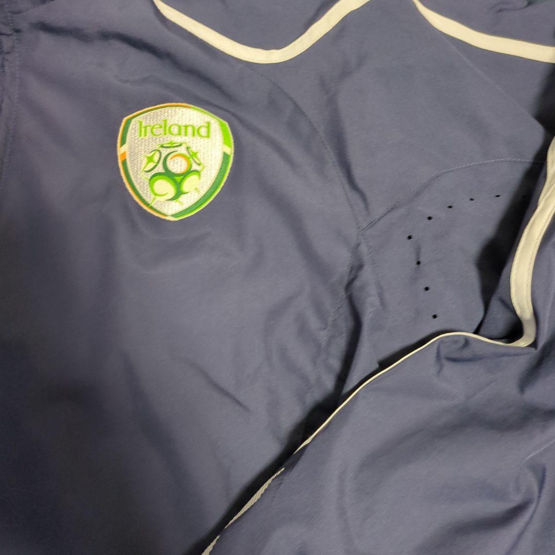 umbro アイルランド代表 ナイロンジャケット サッカー サイズL　刺繍ロゴ
