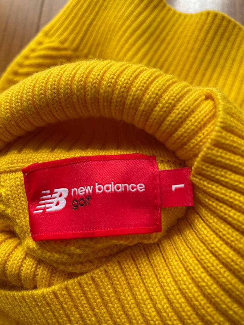 ニューバランス　イエロー チェック柄 ハイネックセーター