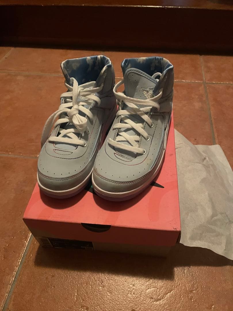 NIKEジョーダンレトロ2 新品！