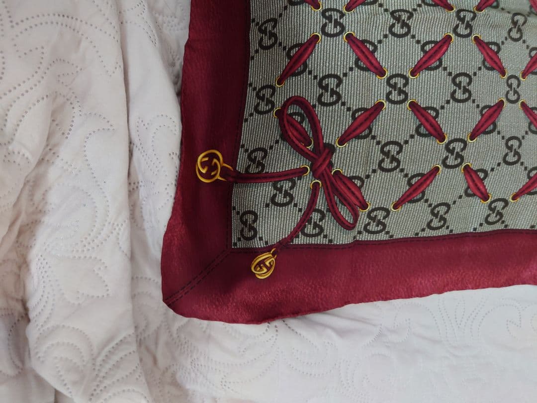 グッチ　 GGパターン シルクスカーフ＊GUCCI模様がエレガントで素敵＊