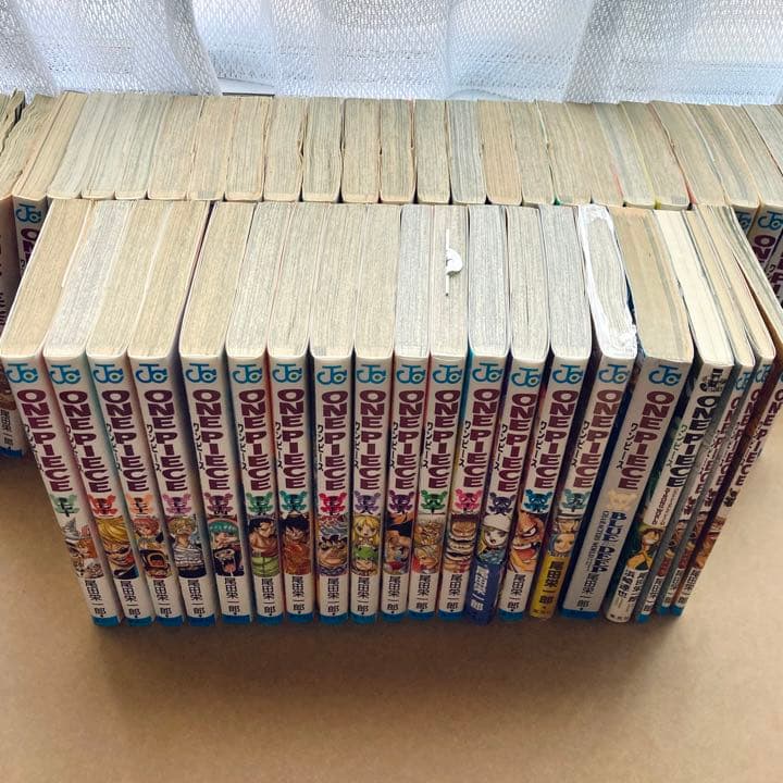 ONE PIECE　大量まとめ売り（漫画　グッズ100点以上）