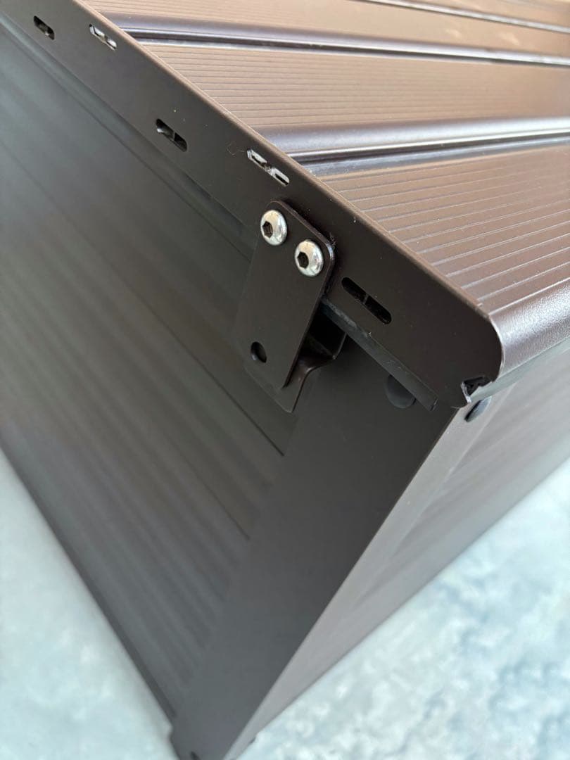 【グリーンライフ】ベンチ　ストッカー　屋外　防水　ブラウン　114cm 物置き