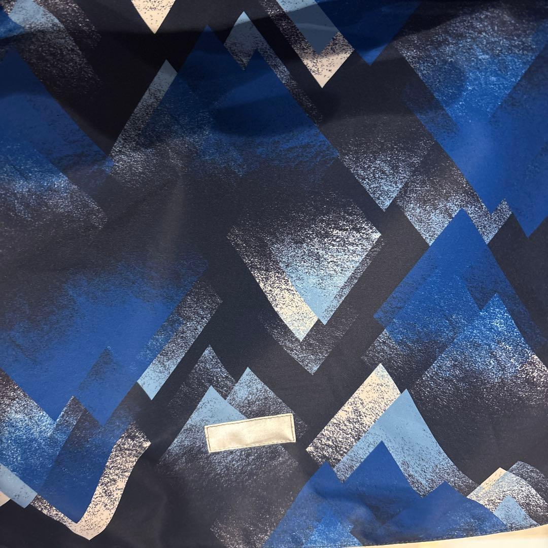 子ども用スキーウェア 青と白の山柄　上下セット