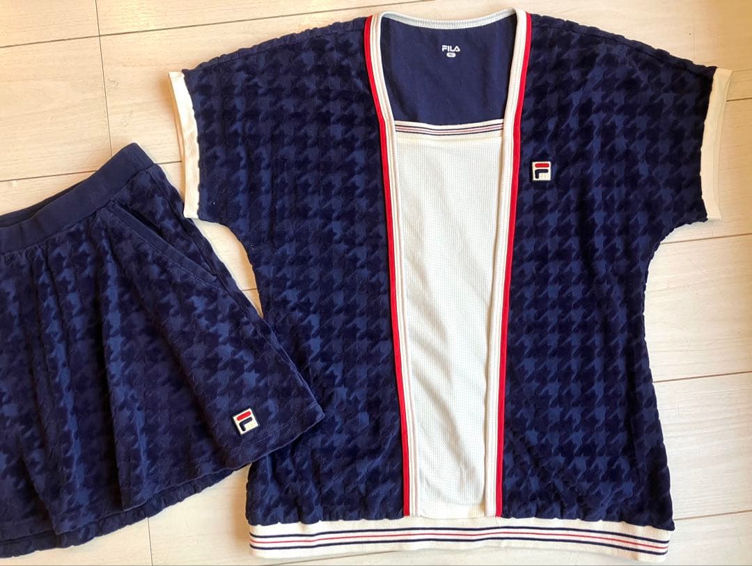 FILAフィラ＊型押しベロアの可愛い上下セットアップ