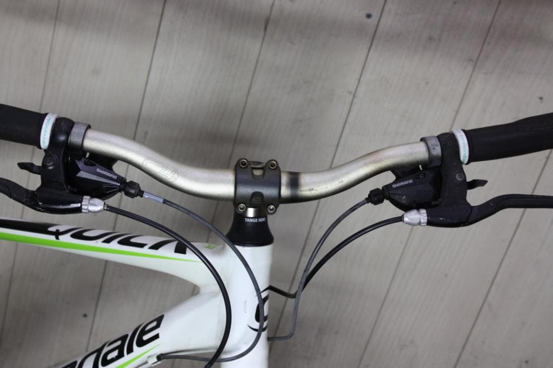 キャノンデールQUICK4 700C アルミ+カーボンフォーク420mmクロス