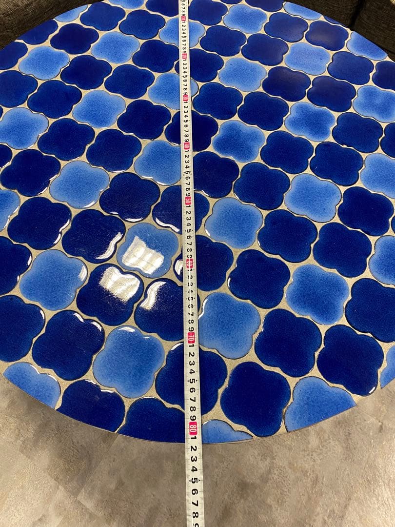 おしゃれなモザイクテーブル