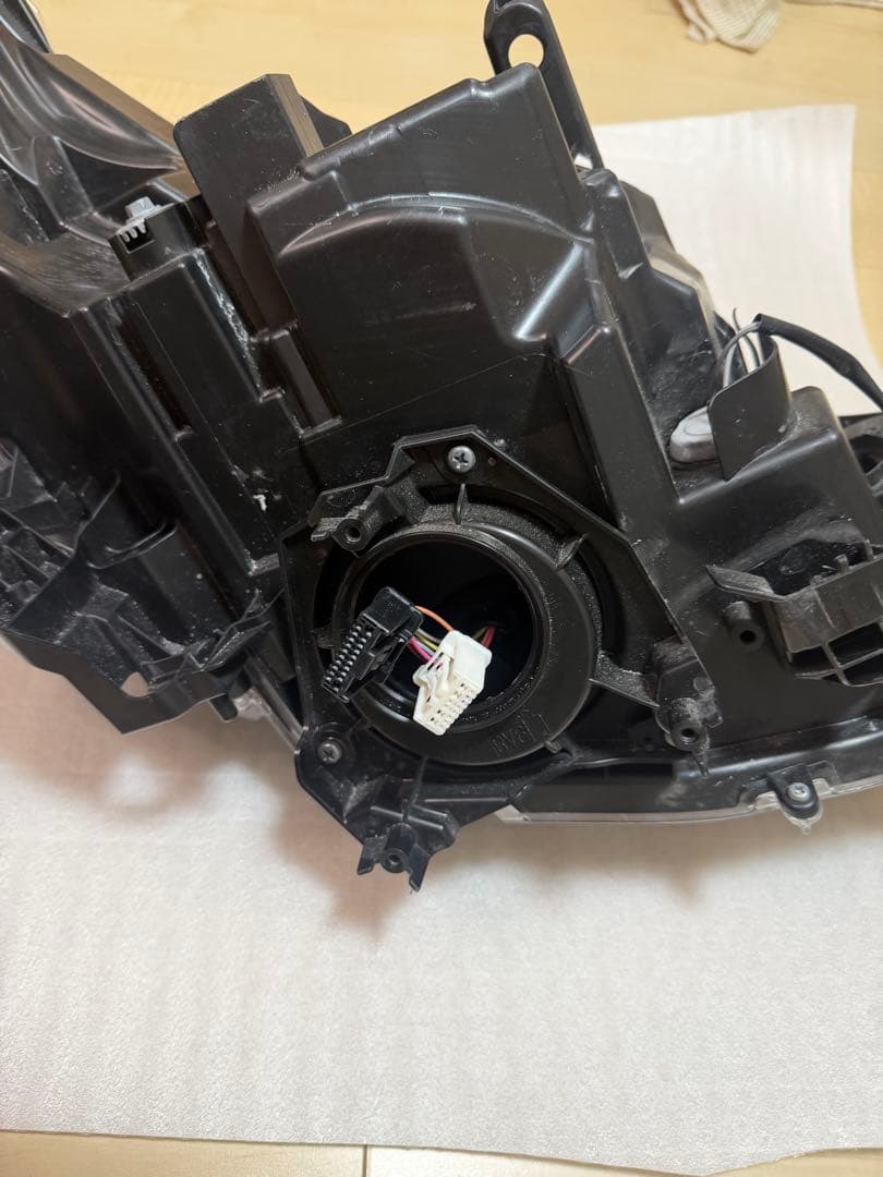 90系ノアLEDヘッドライト 81185-V1071