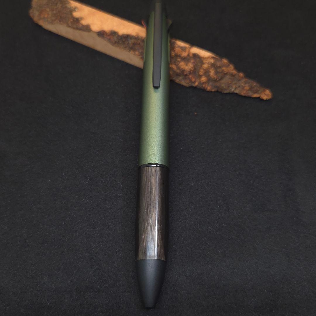 No.156ジェットストリームダークグリーン4&1カスタム水牛の角芯持ち仕様
