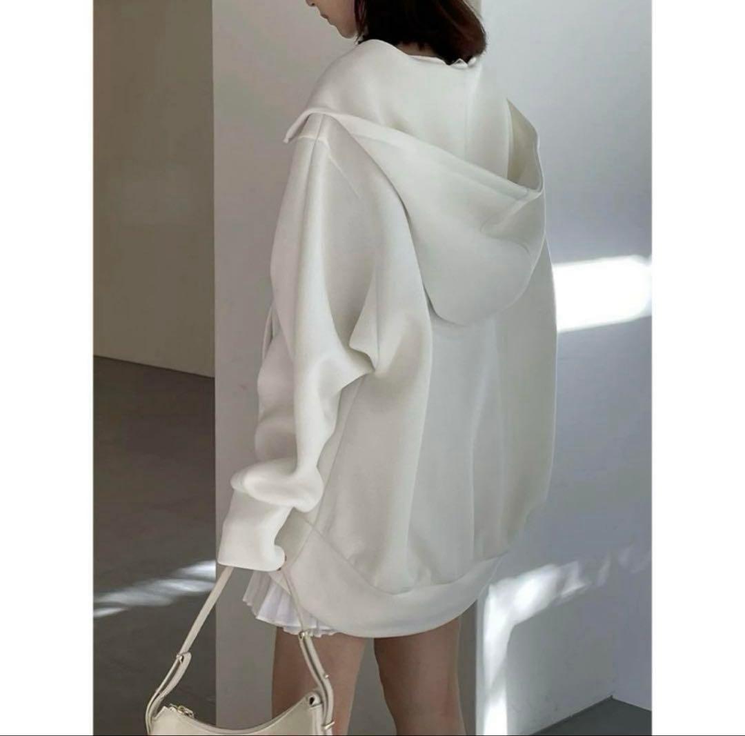 スナイデル　ボリュームパーカー　アイボリー