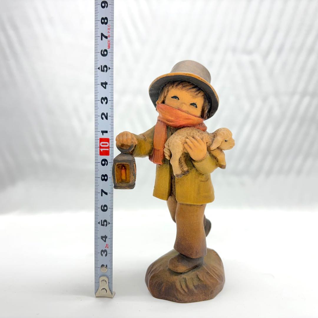 イタリア アンリ社 木彫りの人形 「Going 」