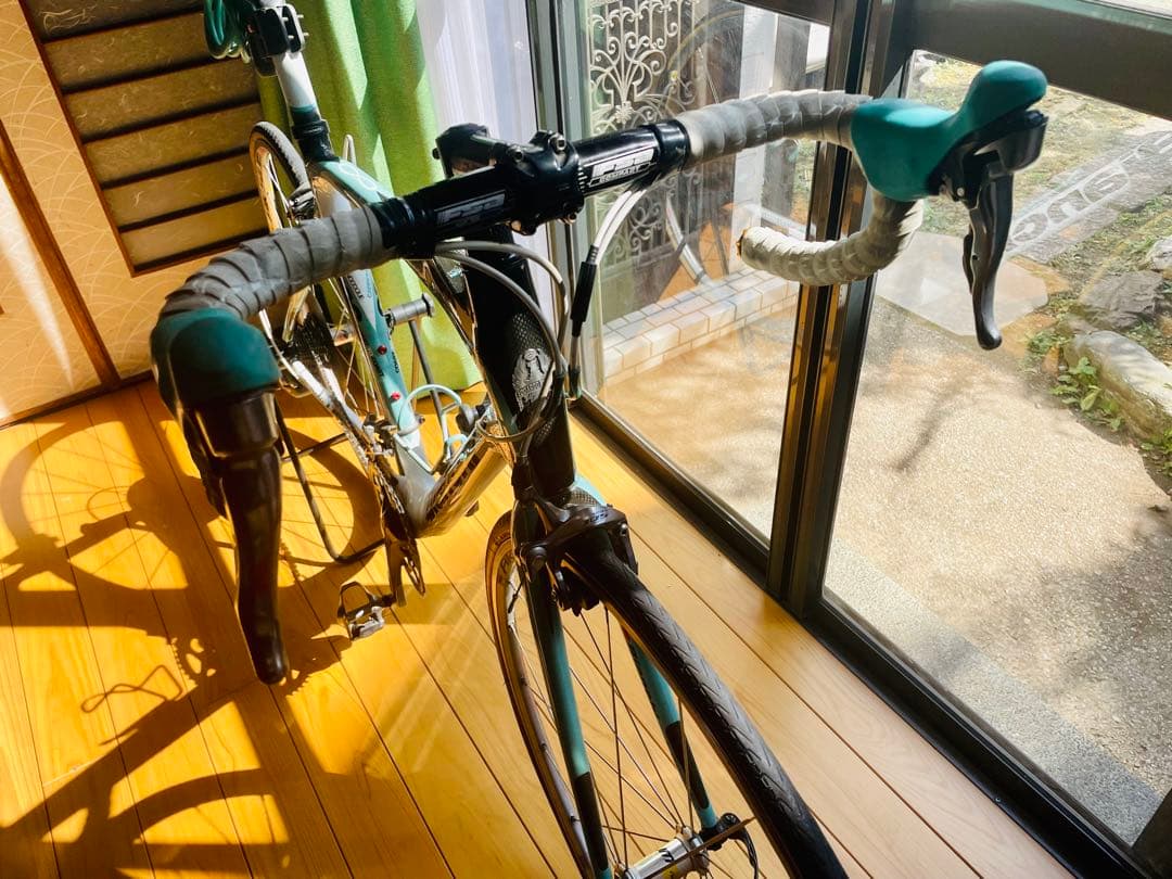 Bianchi Infinito Shimano 105 カーボン ロードバイク