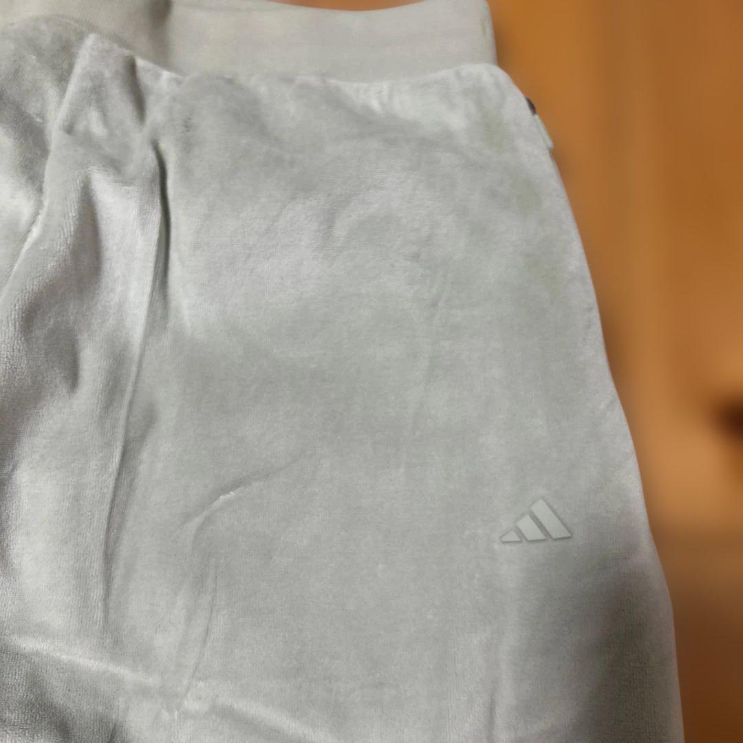 adidas バスケットボールベロアパンツ　スウェット　Mサイズ