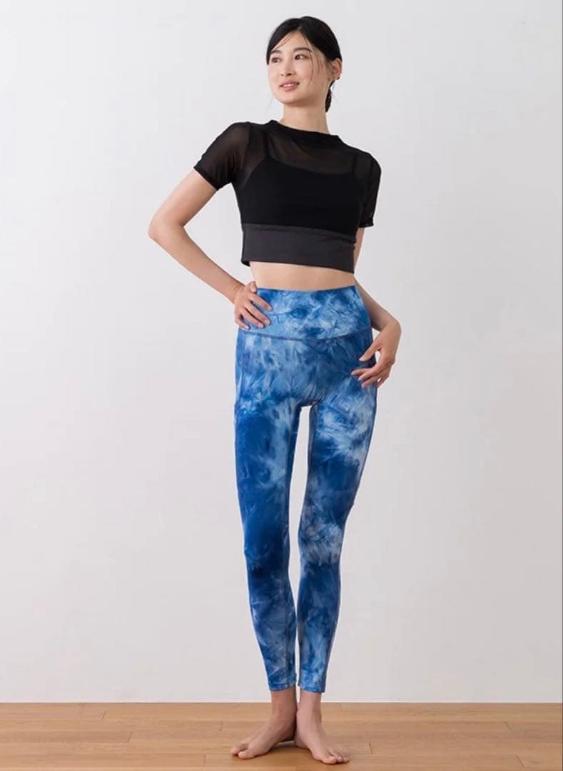 SUKALA メッシュ クロップドトップ 黒色　新品