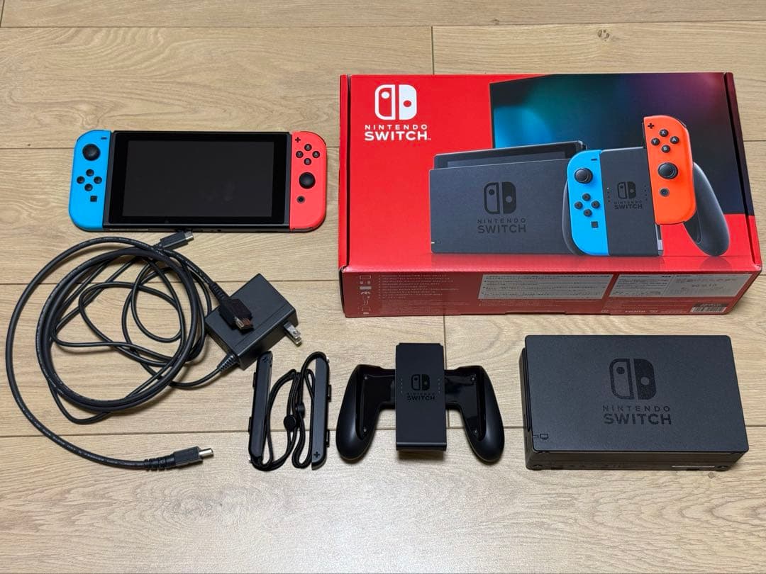 スイッチ本体＋マイクロSDカード128GB＋純正キャリングケース
