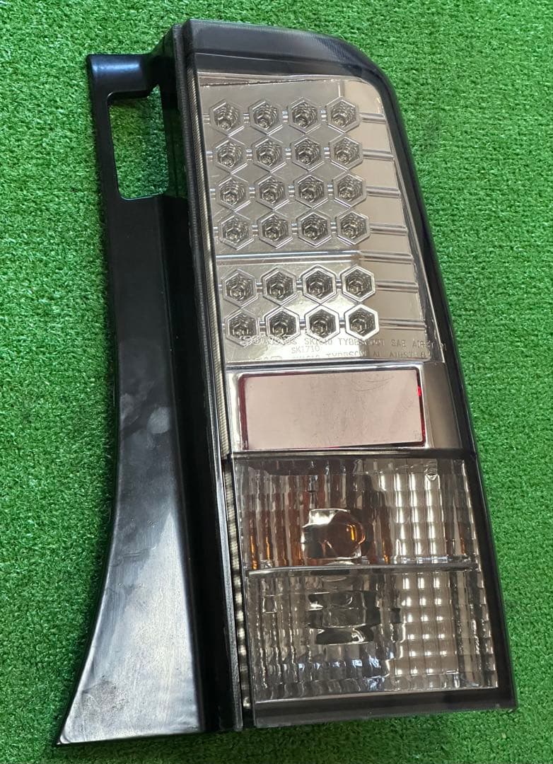 トヨタbB NCP30/NCP31 SK1610/SK1611LEDテールランプ