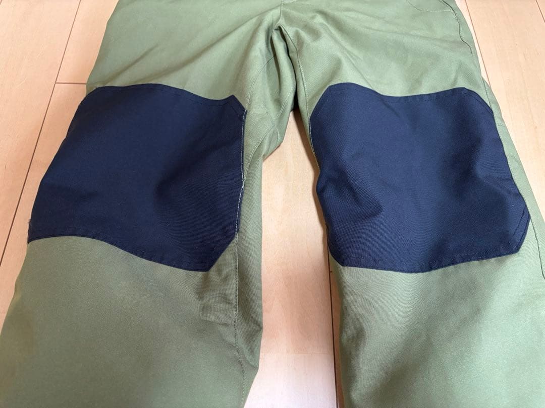 スノーボードウェア(子供用) キッズ　ジュニア　上下130セット　ビブパンツ