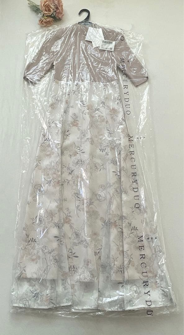新品タグ付き MERCURYDUO♡レイヤード花柄ニットドッキングワンピース♡S