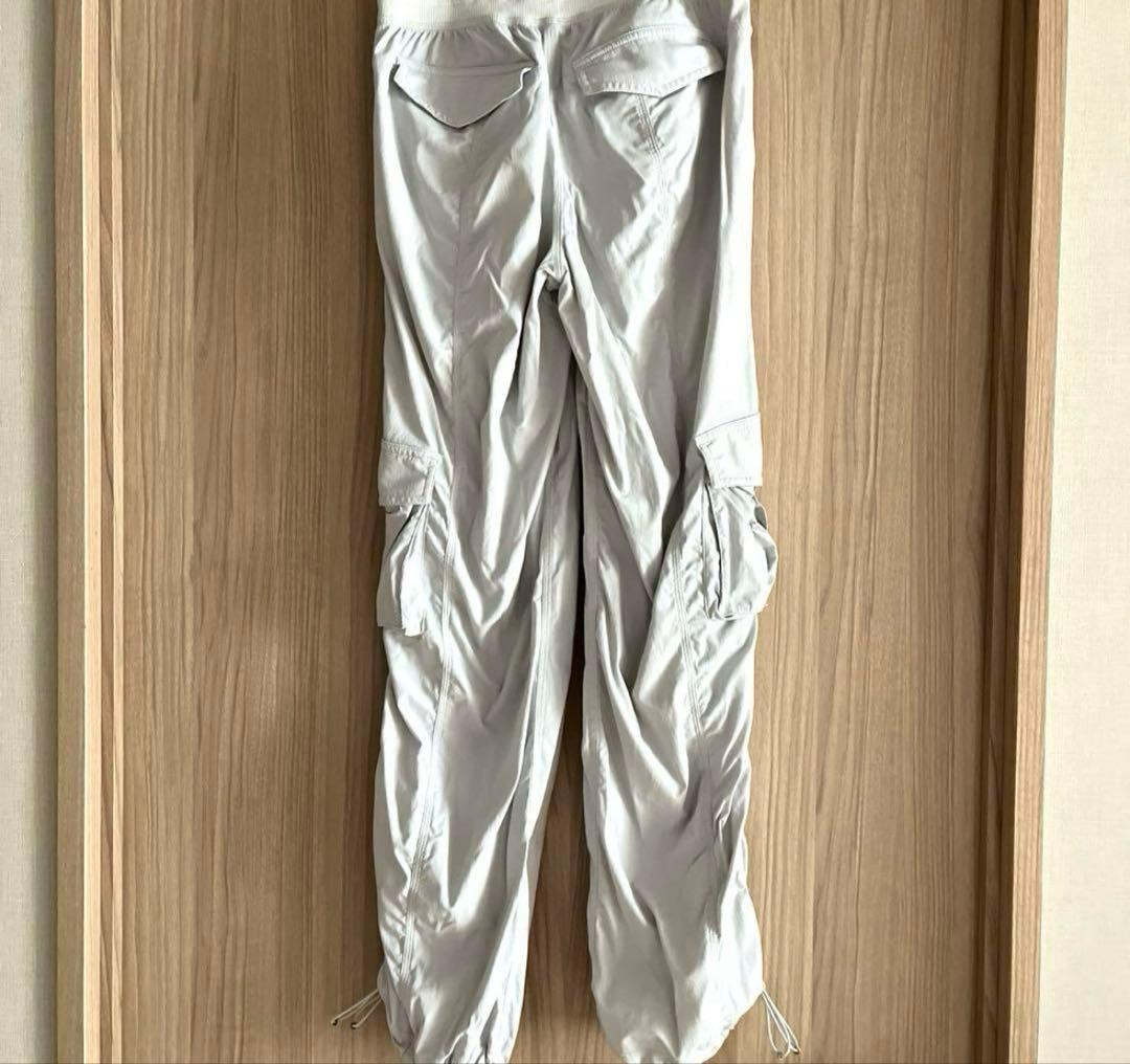 ルルレモン　カーゴパンツ