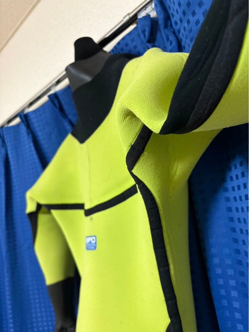 ビーウェットBEWET ドライスーツ レディース　スパイダー