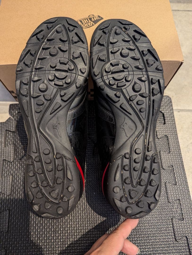 ミズノ　サッカー　トレシュ