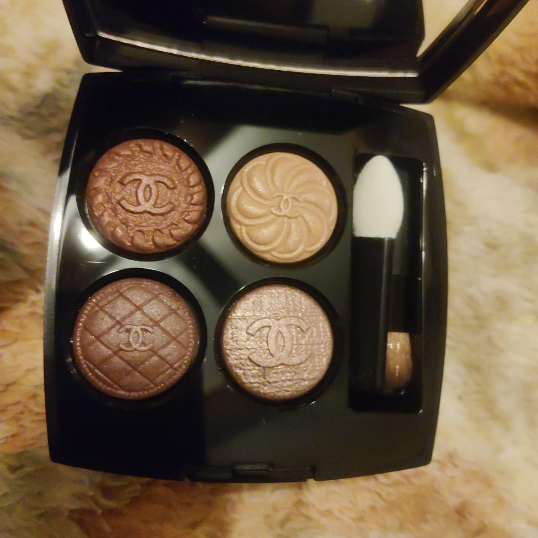 新品未使用　レキャトルオンブルブトン219　ブトンクチュール　アイシャドウ