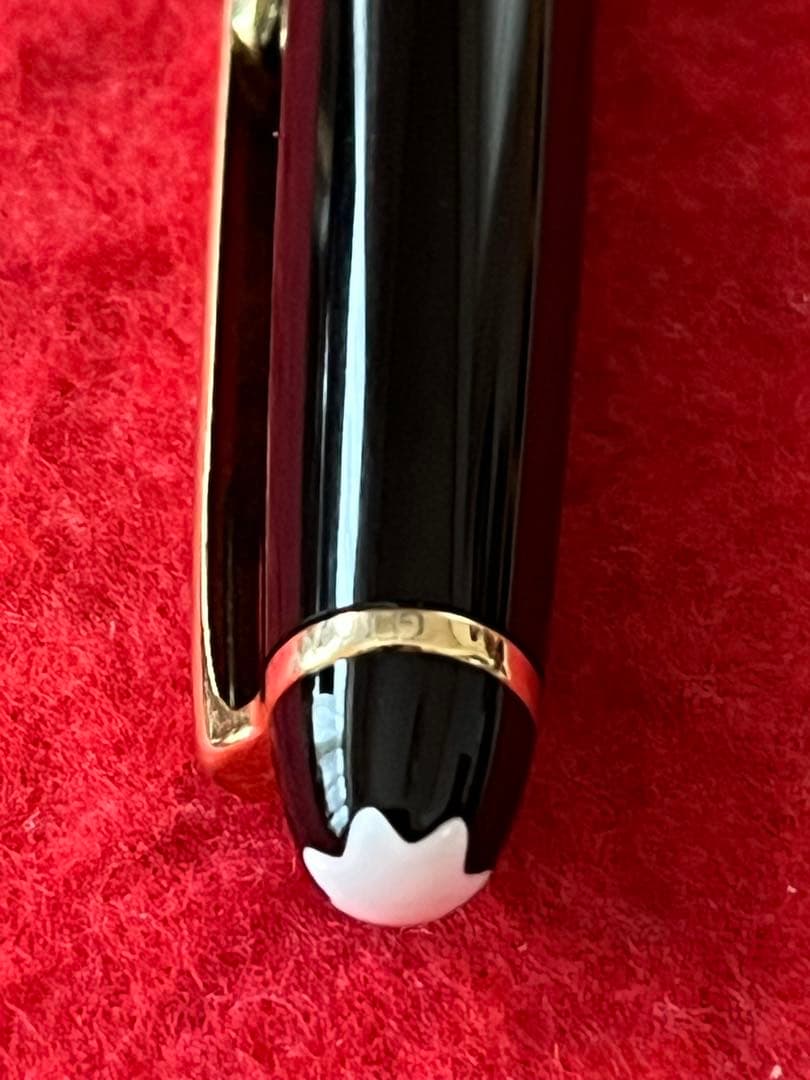 モンブランボールペンマイスターシュテュック164ゴールド❗️艶やかです‼️