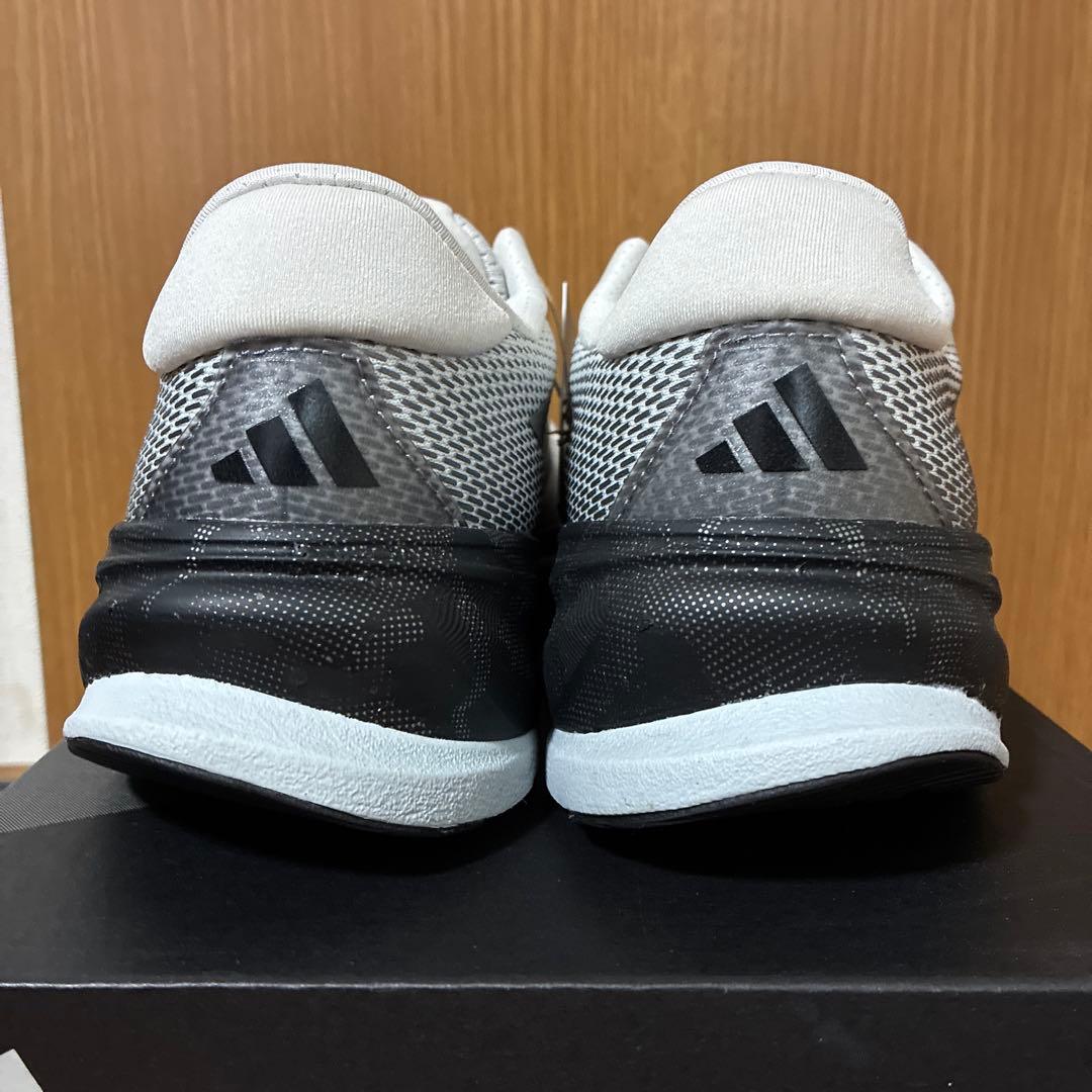 新品　アディダス ランニングシューズ　スーパーノヴァ ライズM 25cm